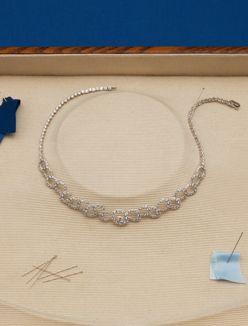 L'OFFICIEL ITALIA  - Photography by PIERRE TOSTAIN